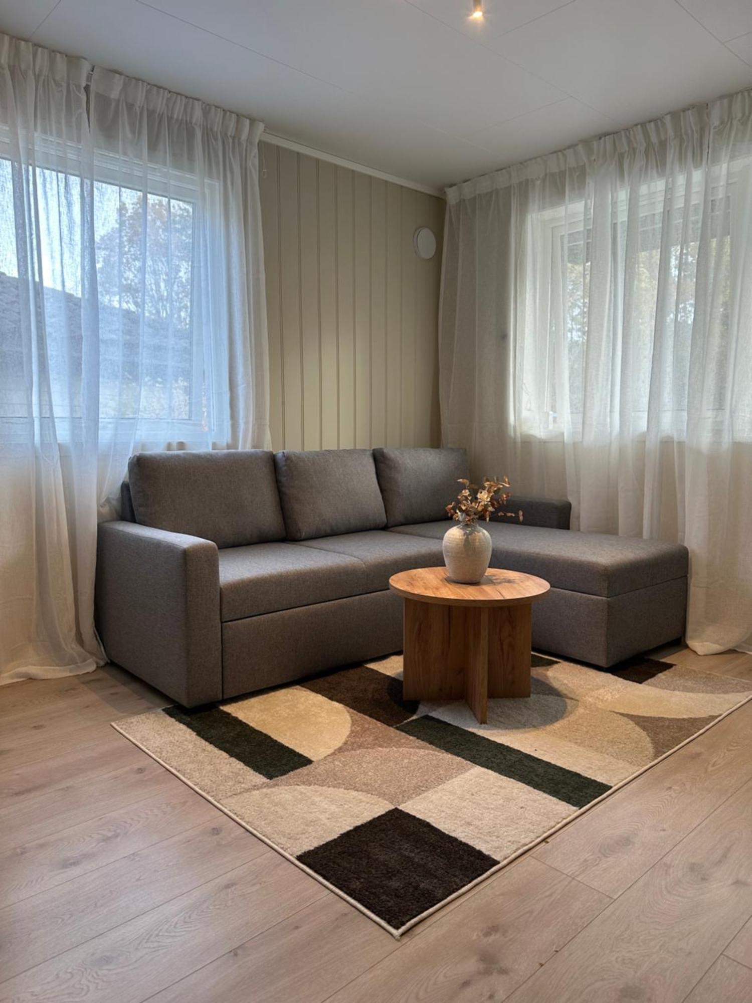 Lys Rent Og Trivelig Hybelleilighet 克里斯蒂安桑 外观 照片
