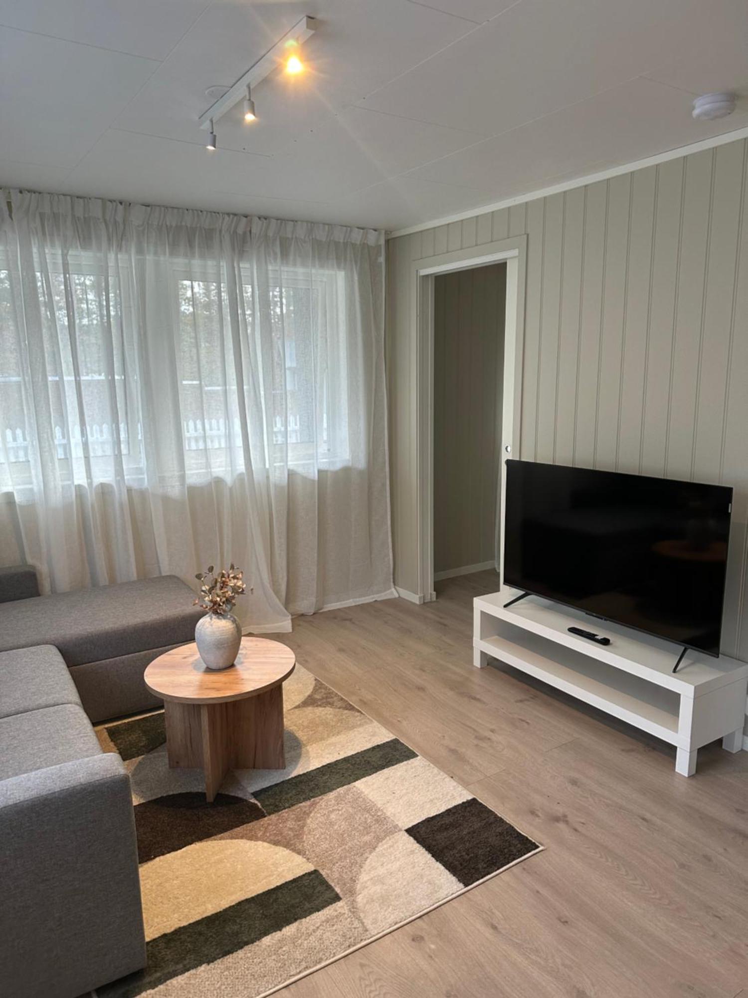 Lys Rent Og Trivelig Hybelleilighet 克里斯蒂安桑 外观 照片